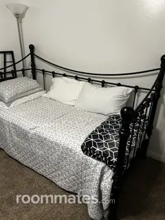 Room for rent in Bakersfield, CA $700, apartment