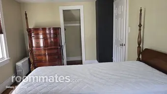 Room for rent in Springfield, MA $800, house
