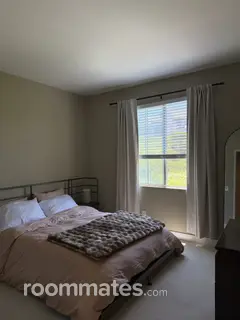 Room for rent in Anaheim, CA $1800, condo
