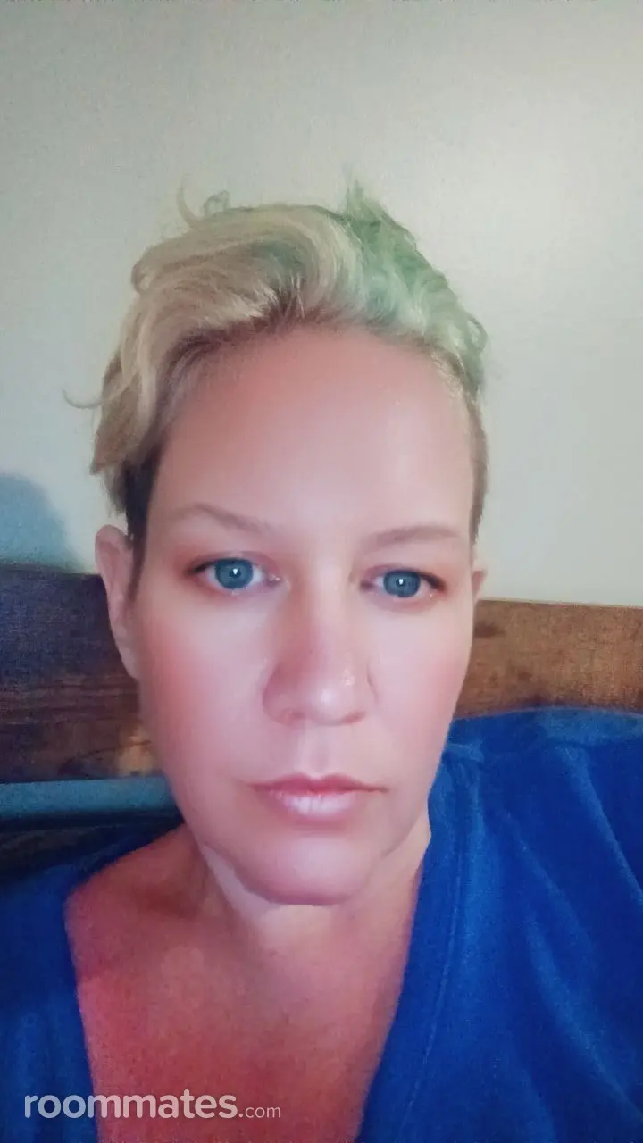 Profile photo 4 of 4