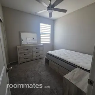 Room for rent in Buckeye, AZ $900, house