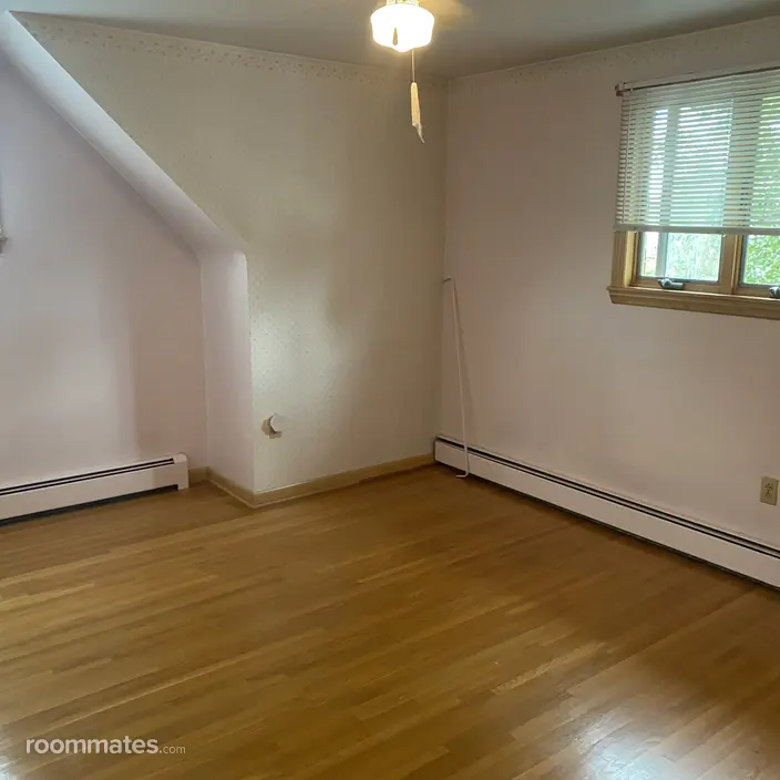 Room for rent in Lackawanna, NY $700, house
