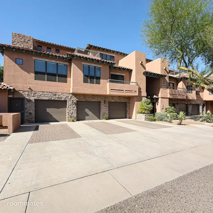 Room for rent in Phoenix, AZ $1200, condo