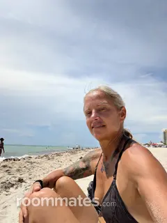 Roommate looking Miami Beach, FL, $1000