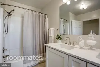 Room for rent in Columbia, PA $1000, house