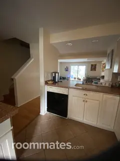 Room for rent in Arlington, VA $875, townhouse
