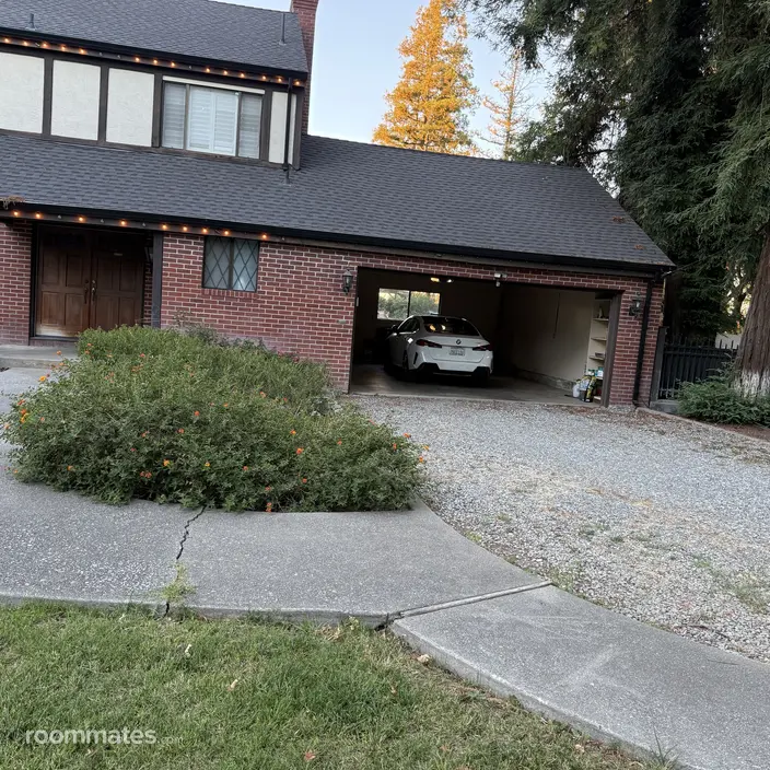 Room for rent in Stockton, CA $2000, house