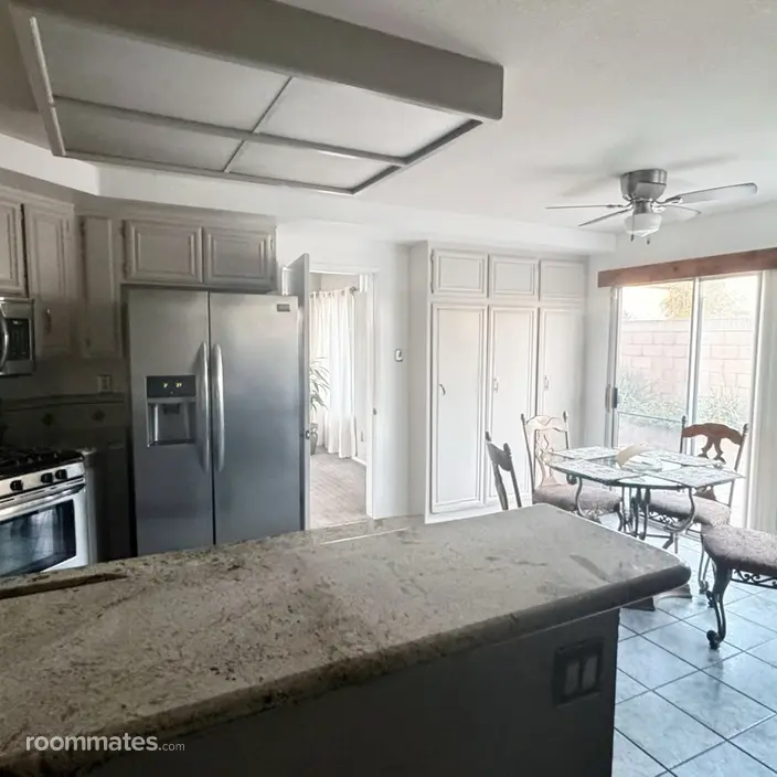 Room for rent in Los Angeles, CA $800, house