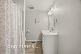 Room for rent in Needham, MA $1000, house