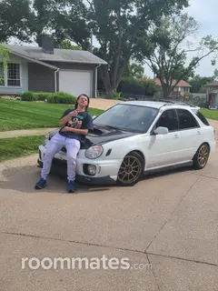 Roommate looking Omaha, NE, $800