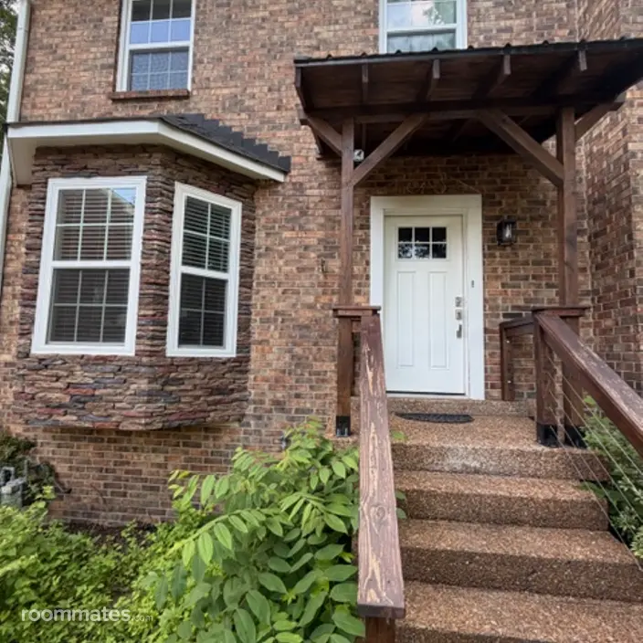Room for rent in Nashville, TN $1000, townhouse