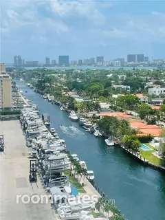 Room for rent in North Miami, FL $1000, condo