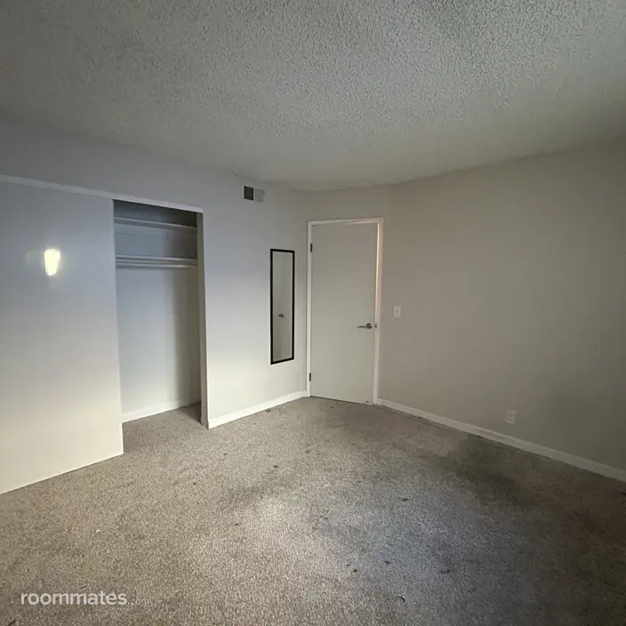 Room for rent in Sacramento, CA $800, townhouse