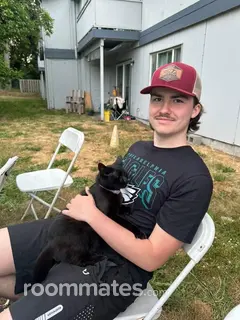 Roommate looking Renton, WA, $1000