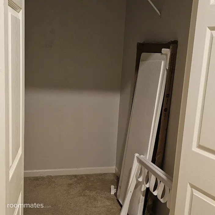Room for rent in Jacksonville, FL $1000, condo