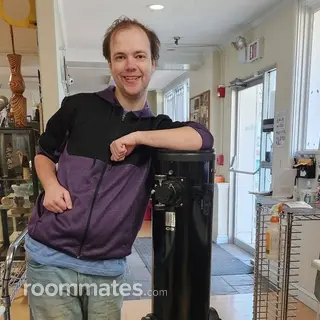 Roommate looking Manchester, NH, $700