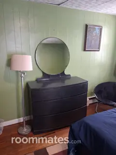 Room for rent in Springfield, MA $350, house
