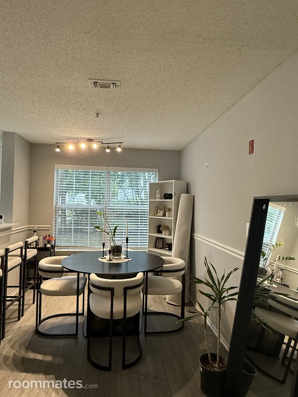 Profile photo 6 of 11