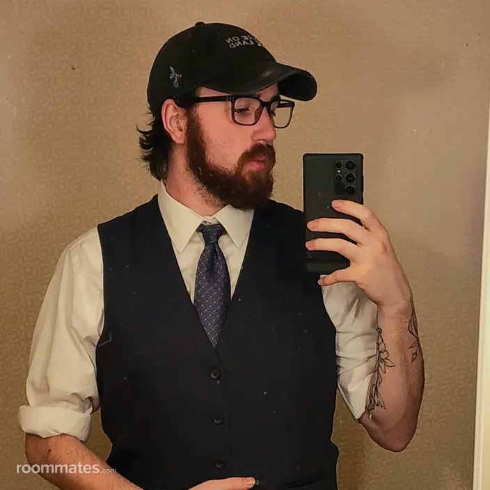 Roommate looking Louisville, KY, $1000