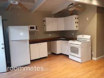 Room for rent in Oceanside, CA $1050, house
