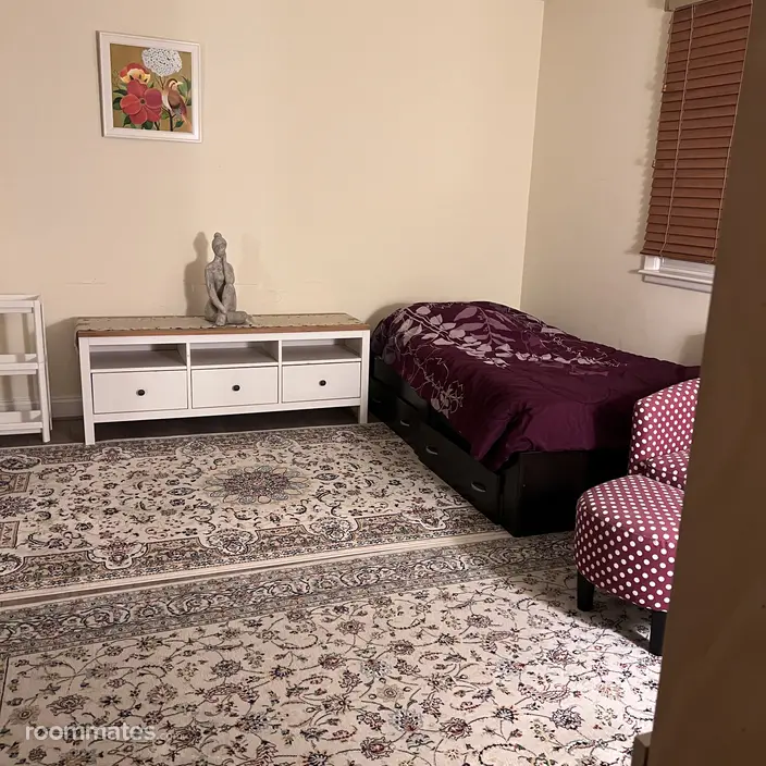 Room for rent in Chicago, IL $1200, condo