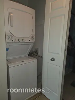 Room for rent in Alexandria, VA $900, condo