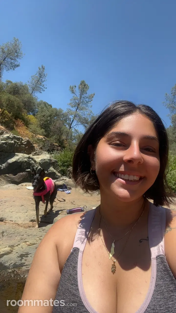 Profile photo 13 of 17