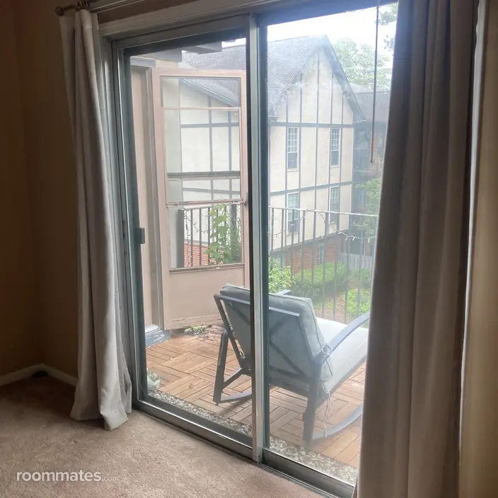 Room for rent in Sandy Springs, GA $733, condo
