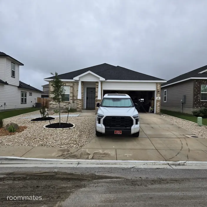Room for rent in New Braunfels, TX $700, house