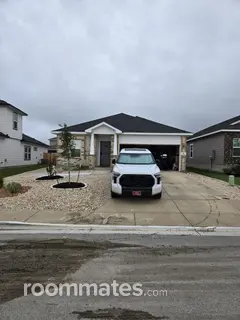 Room for rent in New Braunfels, TX $700, house