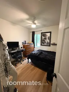 Room for rent in Burbank, CA $1390, house