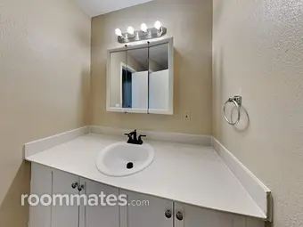 Room for rent in Tampa, FL $750, house