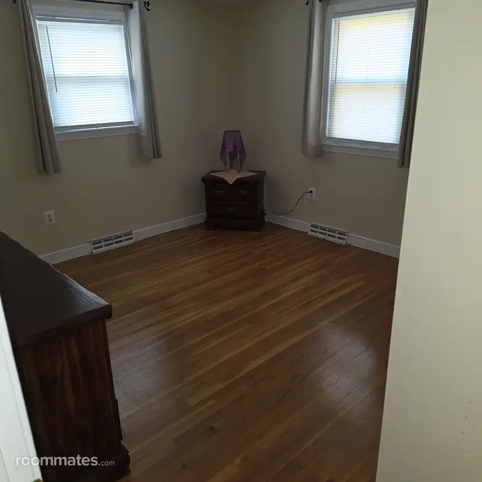 Room for rent in Framingham, MA $1275, house