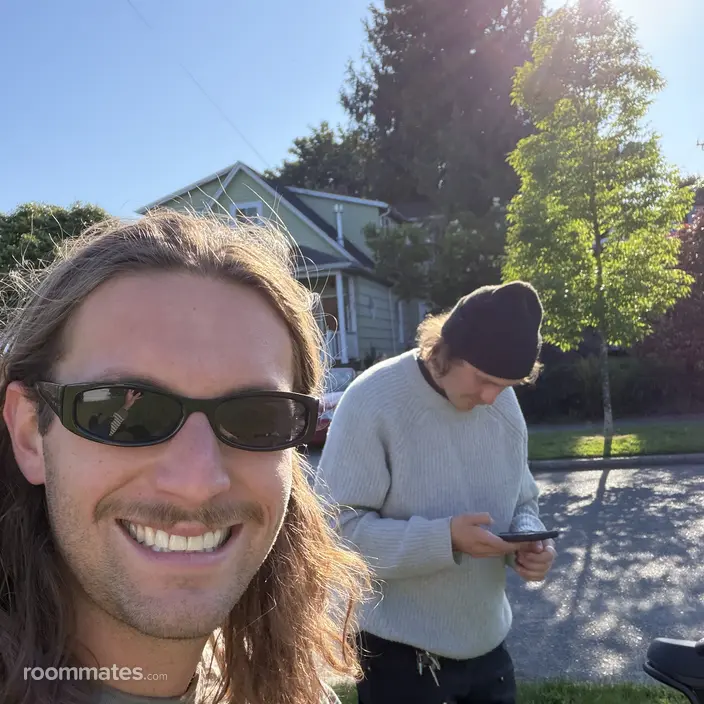Roommate looking Minneapolis, MN, $1300