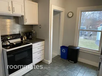 Room for rent in Ferndale, MI $1000, house