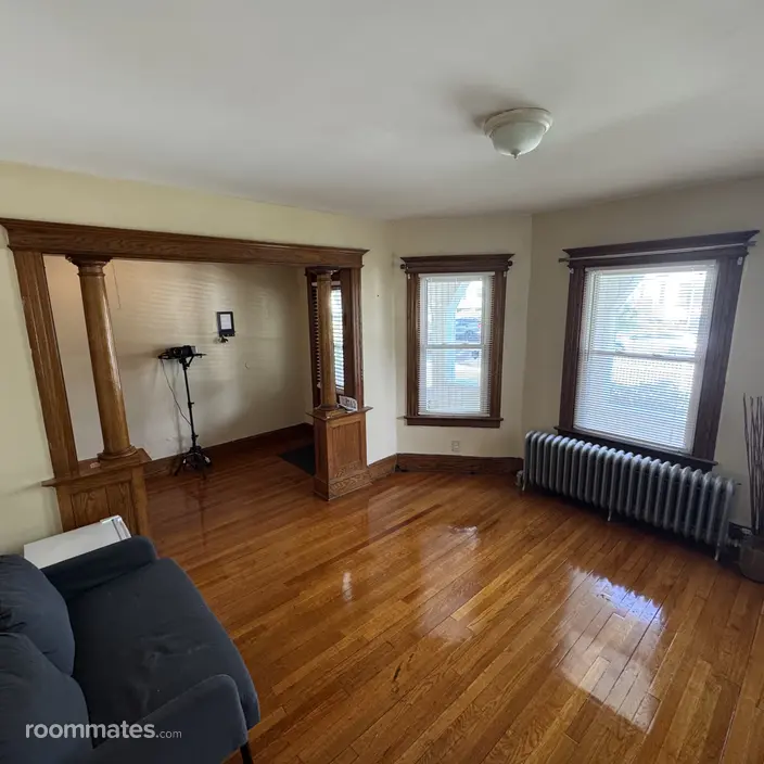 Room for rent in Hartford, CT $875, house