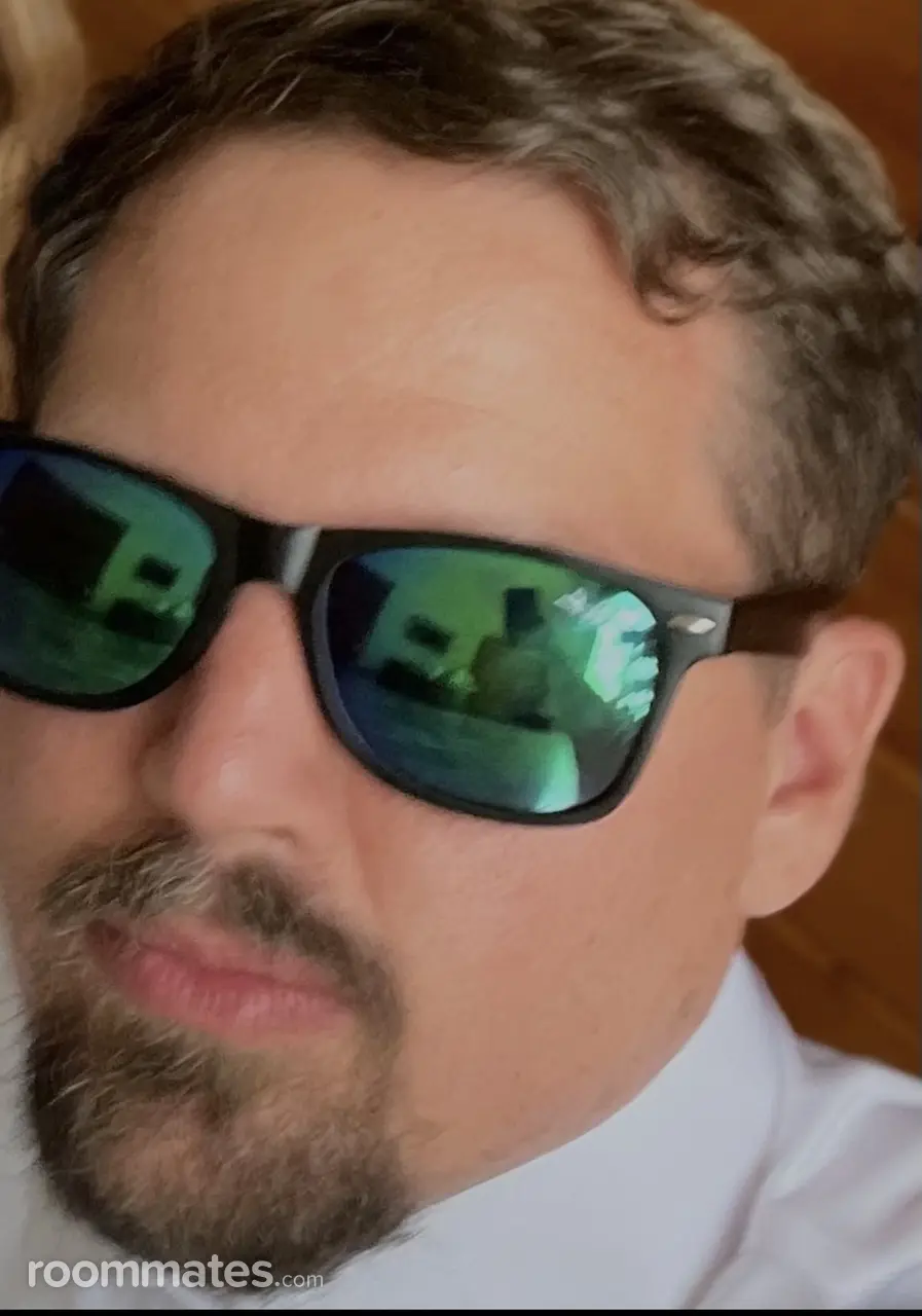 Profile photo 9 of 9
