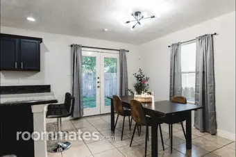 Room for rent in Houston, TX $1100, house