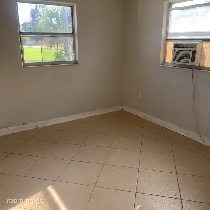 Room for rent in Fort Pierce, FL $700, apartment