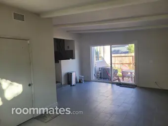 Room for rent in Encino, CA $1375, house