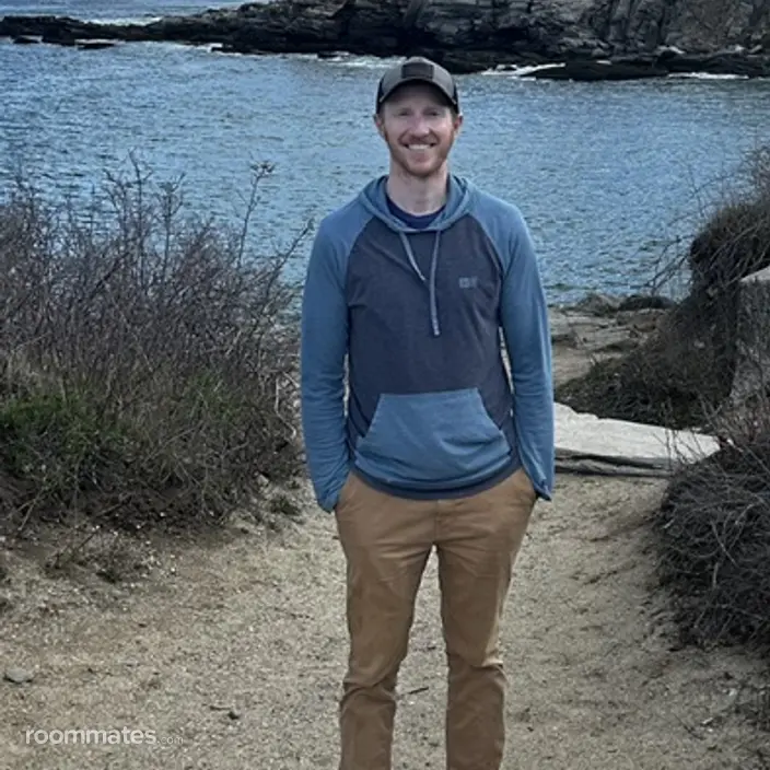 Roommate looking Portland, ME, $1400