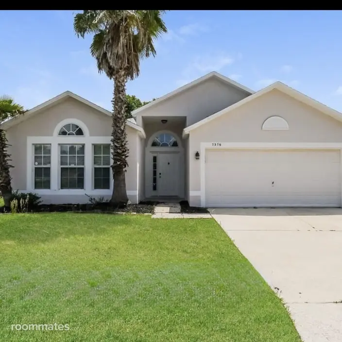 Room for rent in Jacksonville, FL $900, house