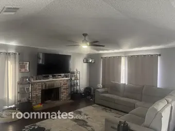 Room for rent in Sacramento, CA $950, house