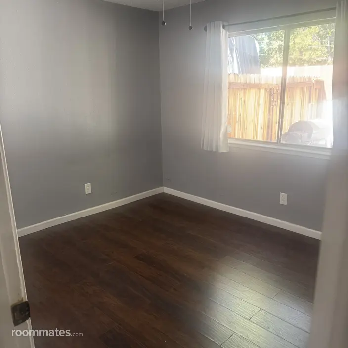 Room for rent in Sacramento, CA $950, house