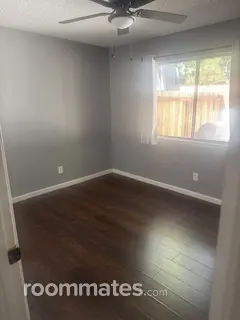 Room for rent in Sacramento, CA $950, house