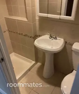 Room for rent in Chicago, IL $770, house