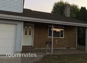 Room for rent in Hubbard, OR $750, house