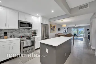 Room for rent in Fort Lauderdale, FL $1300, condo