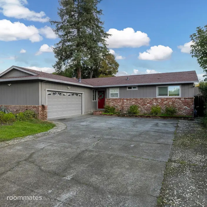 Room for rent in Santa Rosa, CA $1350, house