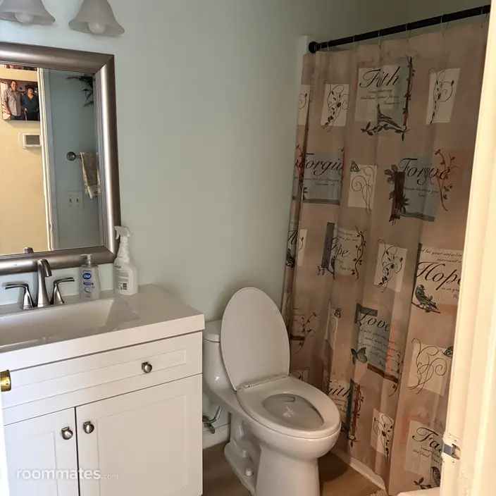 Room for rent in Roseville, CA $800, house